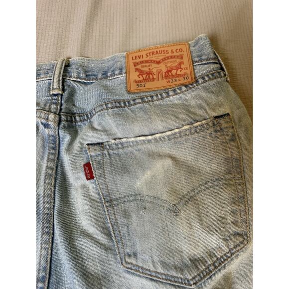 Levi’s 501 Button Fly Jeans Men 33x30 Light Wash Distressed Faded Repair - Picture 6 of 8